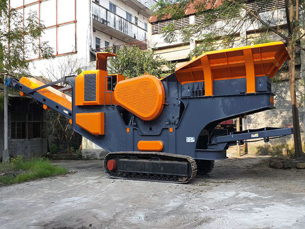 履帶式移動破碎機(jī).jpg